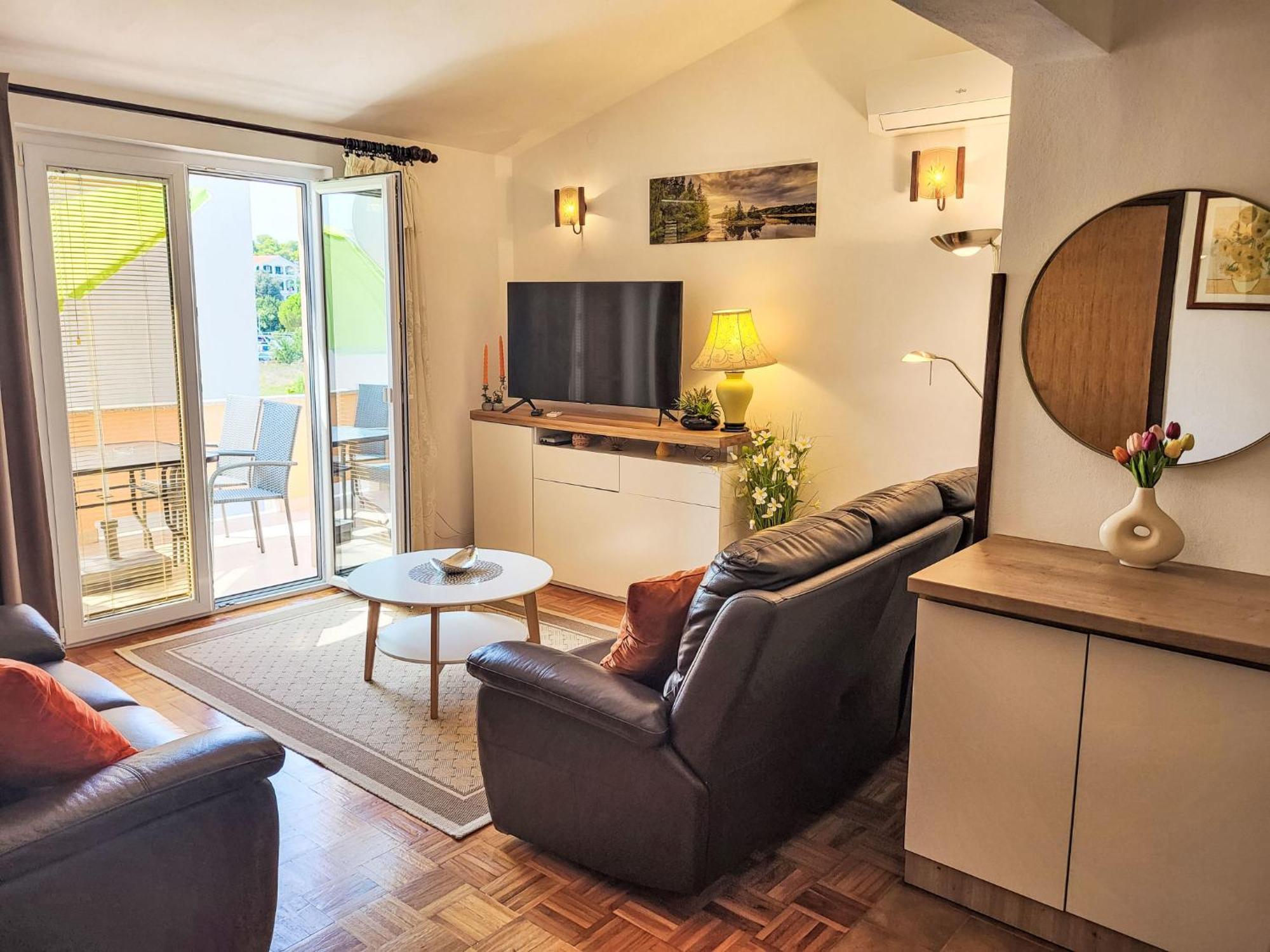 Holiday Home Ive By Interhome بيتريتْشاني المظهر الخارجي الصورة
