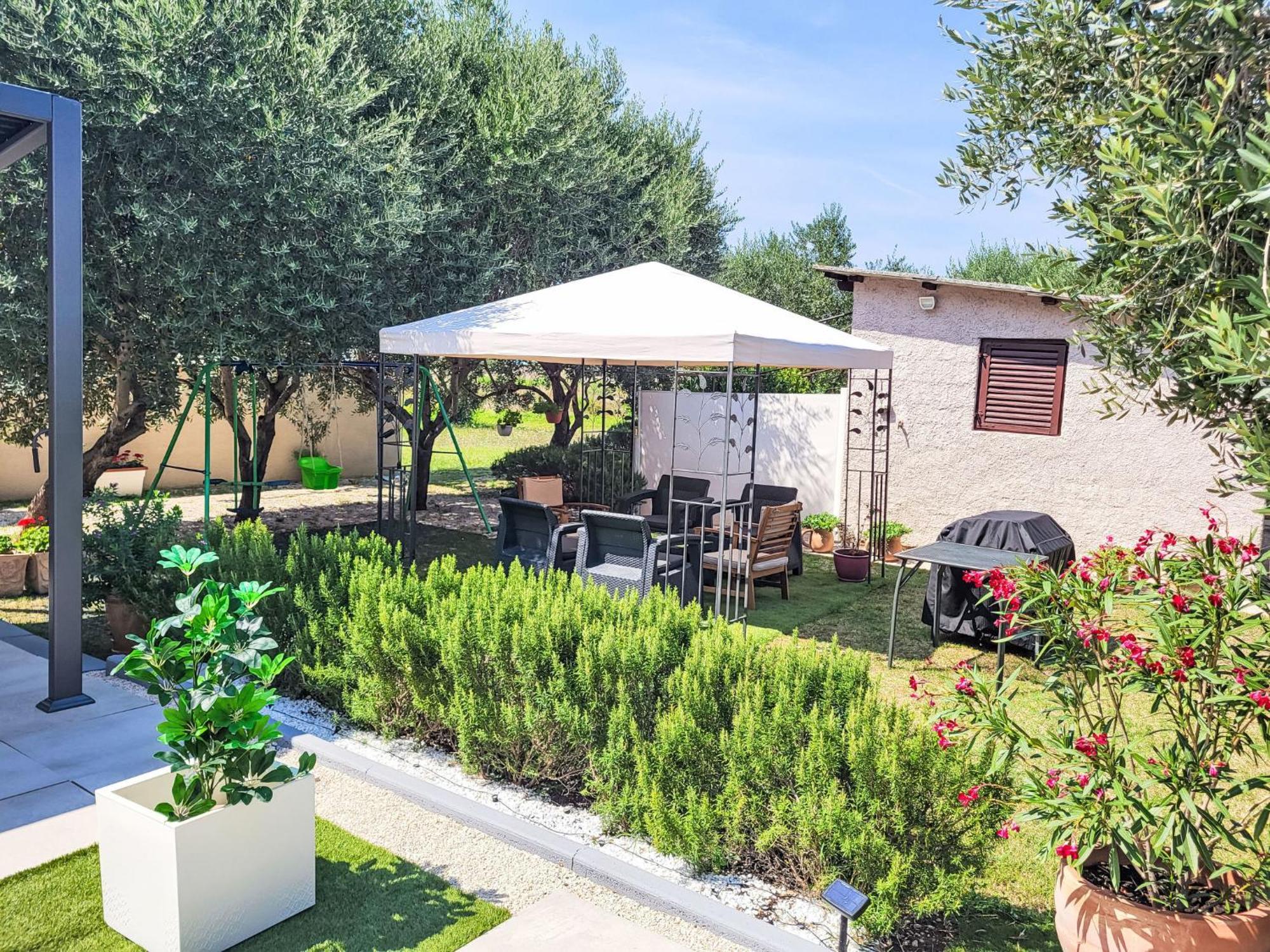 Holiday Home Ive By Interhome بيتريتْشاني المظهر الخارجي الصورة
