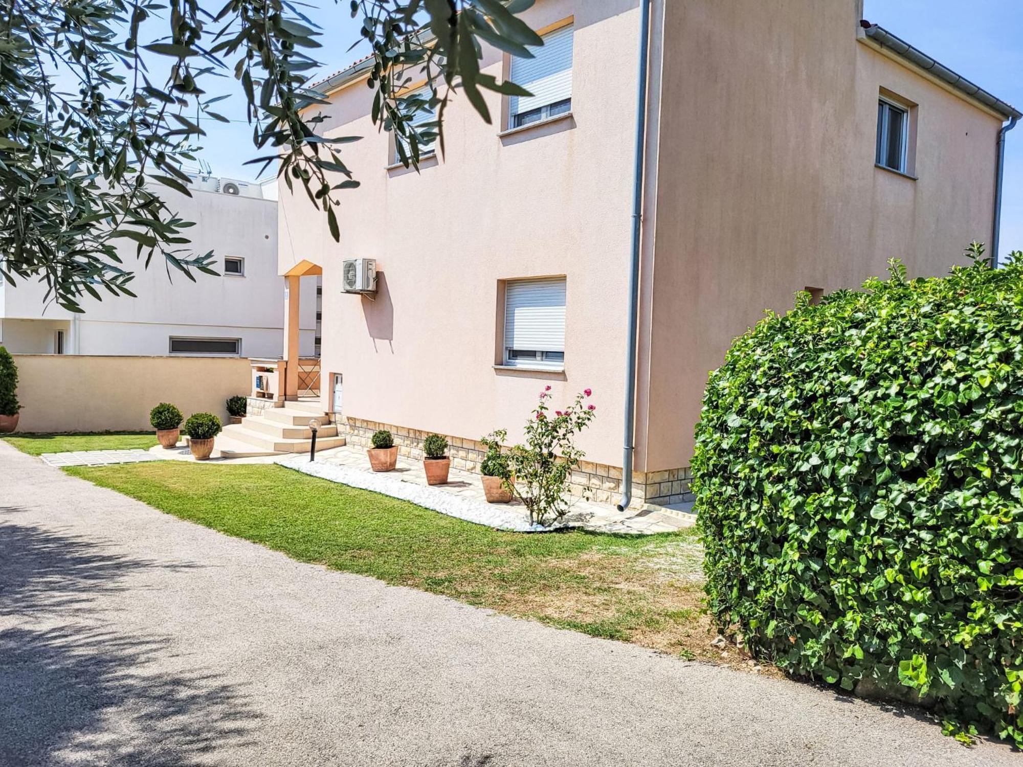 Holiday Home Ive By Interhome بيتريتْشاني المظهر الخارجي الصورة